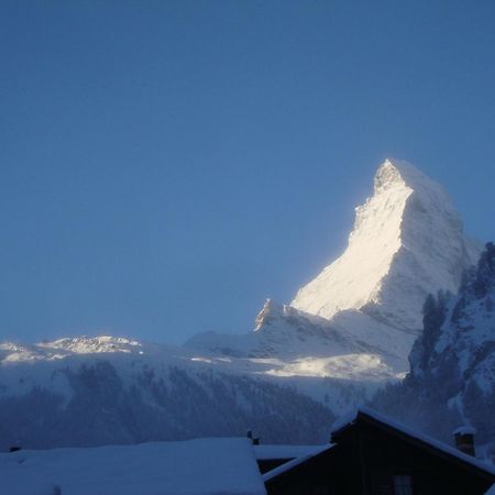Haus Perelia C Appartement Zermatt Buitenkant foto