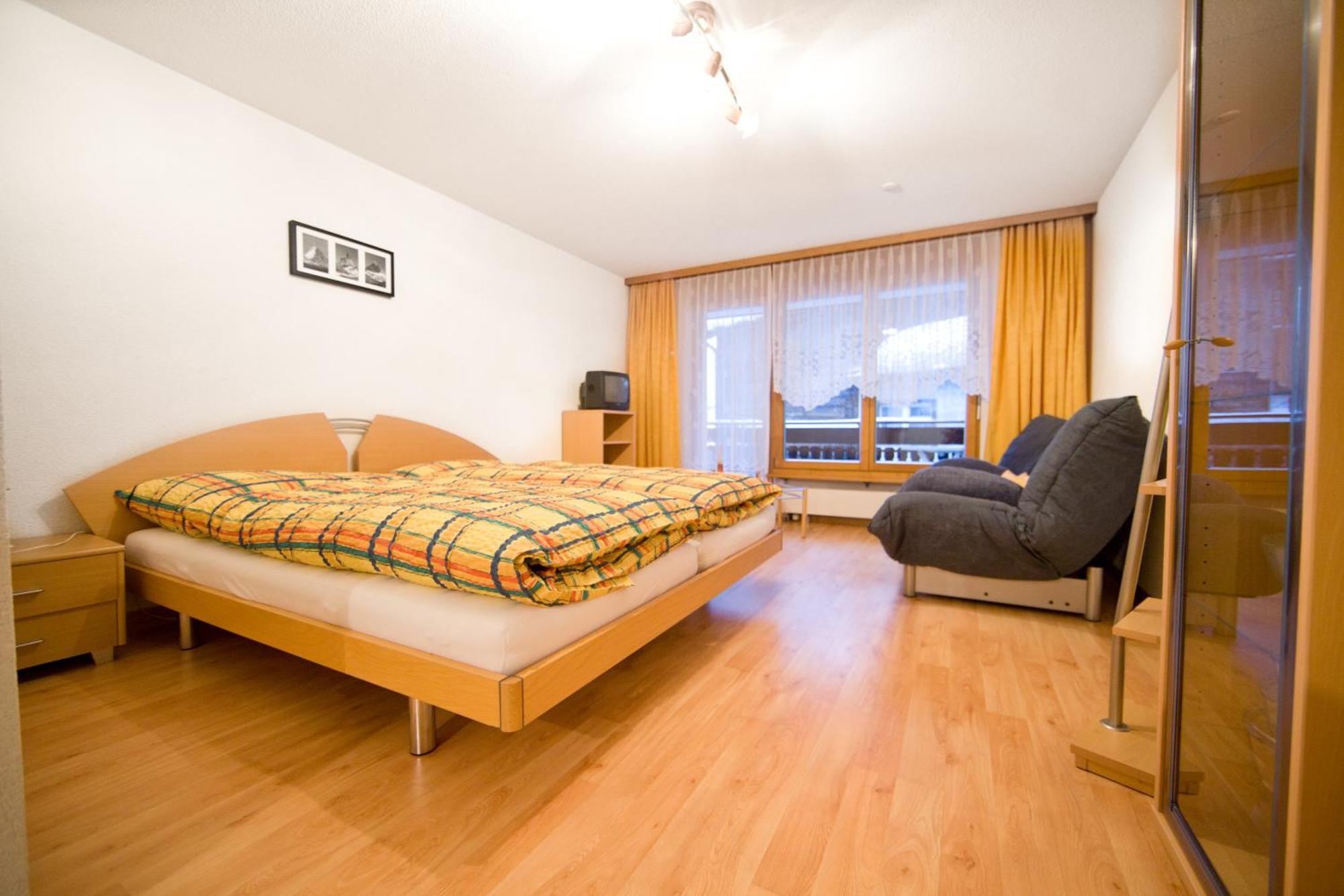 Haus Perelia C Appartement Zermatt Buitenkant foto