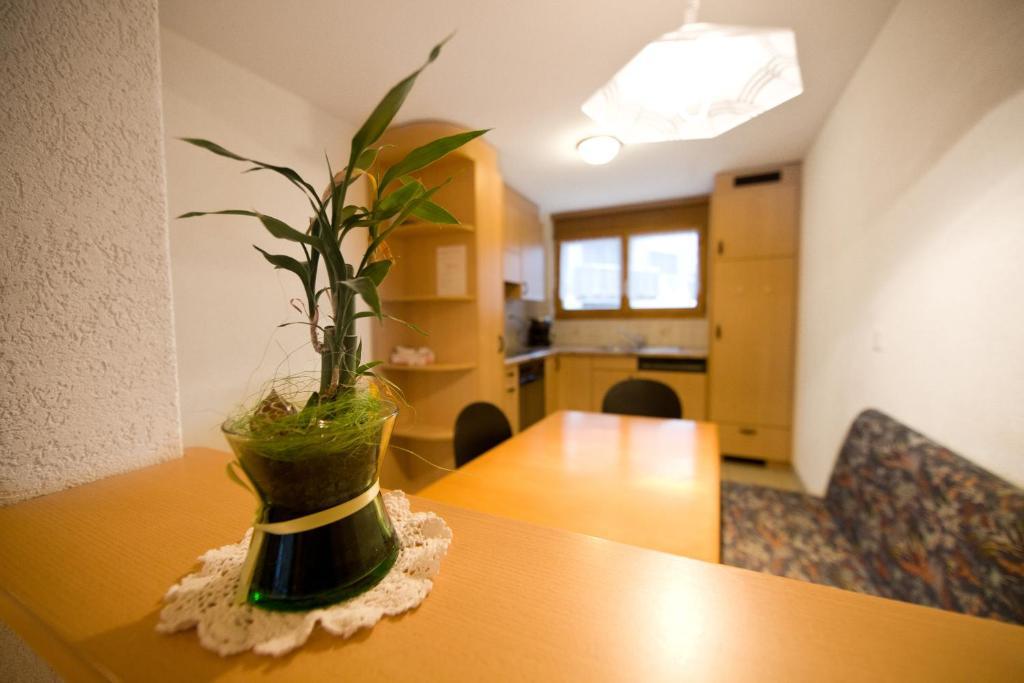 Haus Perelia C Appartement Zermatt Kamer foto